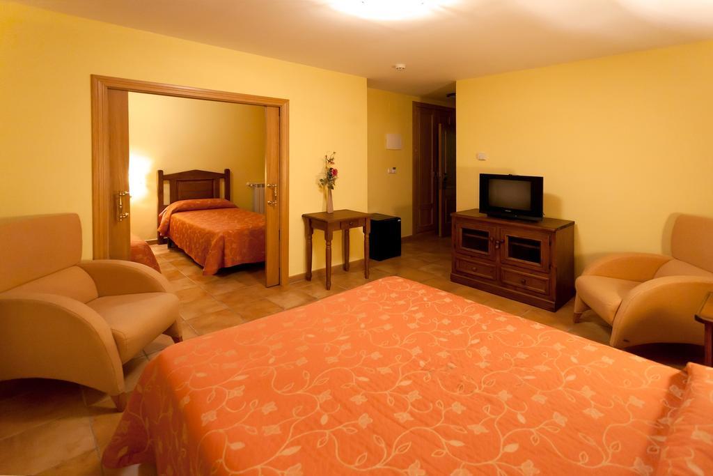 Complejo Turistico Bielsa Hotel Y Camping Bilik gambar
